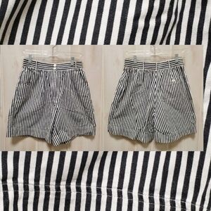 Vintage Izod High Rise Tailored B&W Striped Shorts Size 6